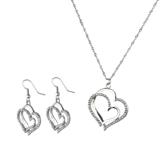 Gold Plated Heart-Shaped Pendant Necklace & Earring set. - Picture 3 of 7